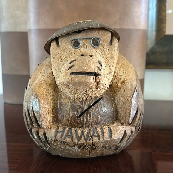 *NEW* Hand-Carved Coconut Tiki Monkey Coin Bank, Hawaii - Picture 1 of 13